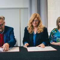 Obrazek z galerii nr 0 wydarzenia 'aMuz i Fundacja Wsparcia Osób z Zaburzeniami Komunikacji „Między Słowami” podpisały list intencyjny'