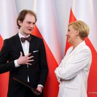 Obrazek z galerii nr 2 wydarzenia 'Piotr Pawlak odebrał nominację w kategorii DZIAŁALNOŚĆ KULTURALNA w II edycji Konkursu „Młody Promotor Polski”'