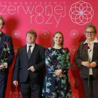 Obrazek z galerii nr 12 wydarzenia 'Piotr Pawlak zwycięzcą Konkursu Czerwonej Róży 2021!'