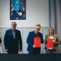 Obrazek z galerii nr 4 wydarzenia 'aMuz i Amerykańska Szkoła Podstawowa z Wykładowym Językiem Angielskim w Gdyni podpisały list intencyjny'