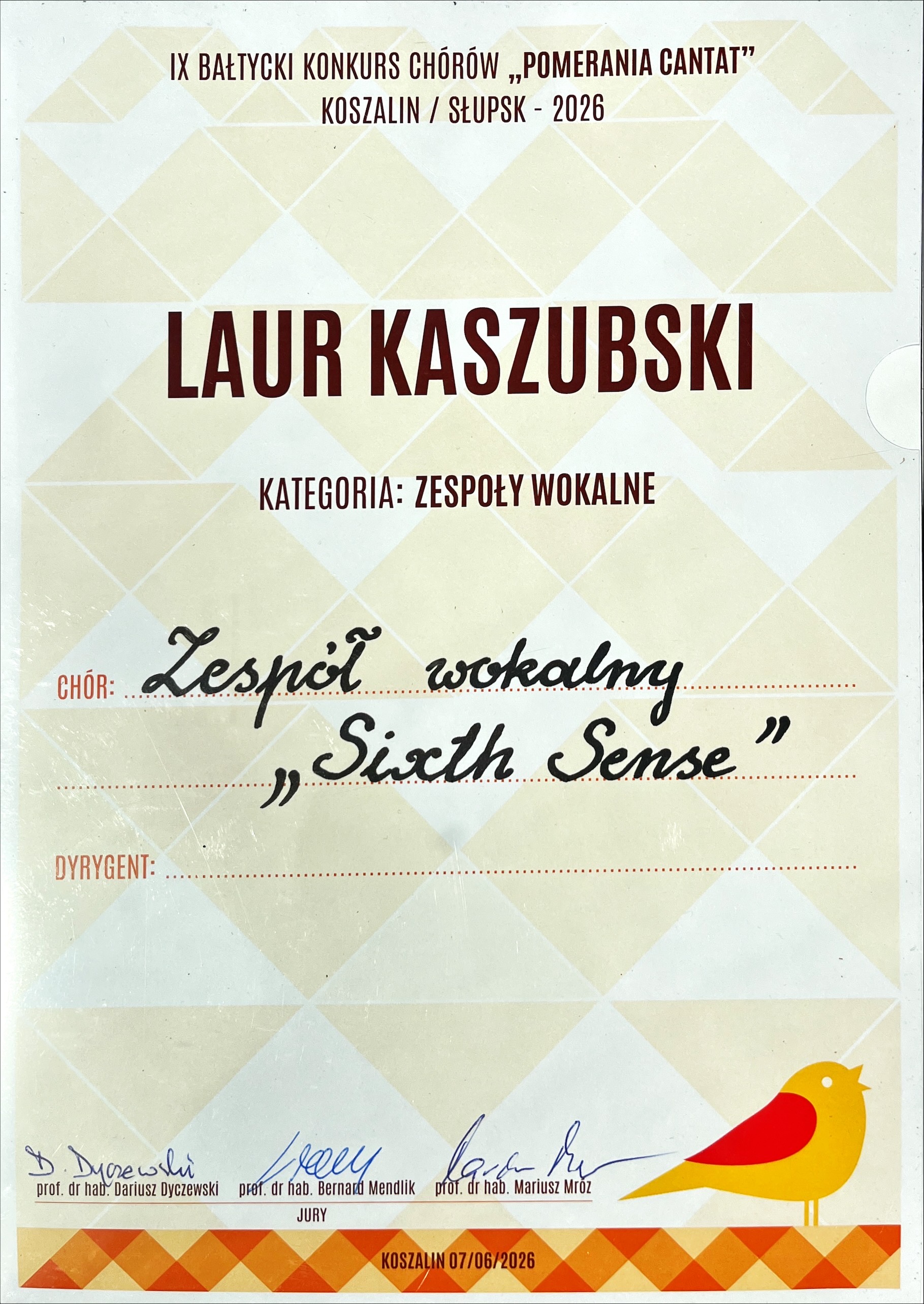Dyplom zawiera skrócone informacje z opisu