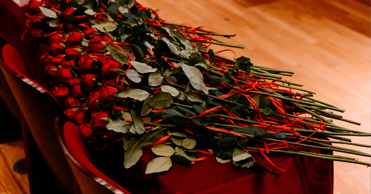 Zdjęcie r&oacute;ż na uroczystości